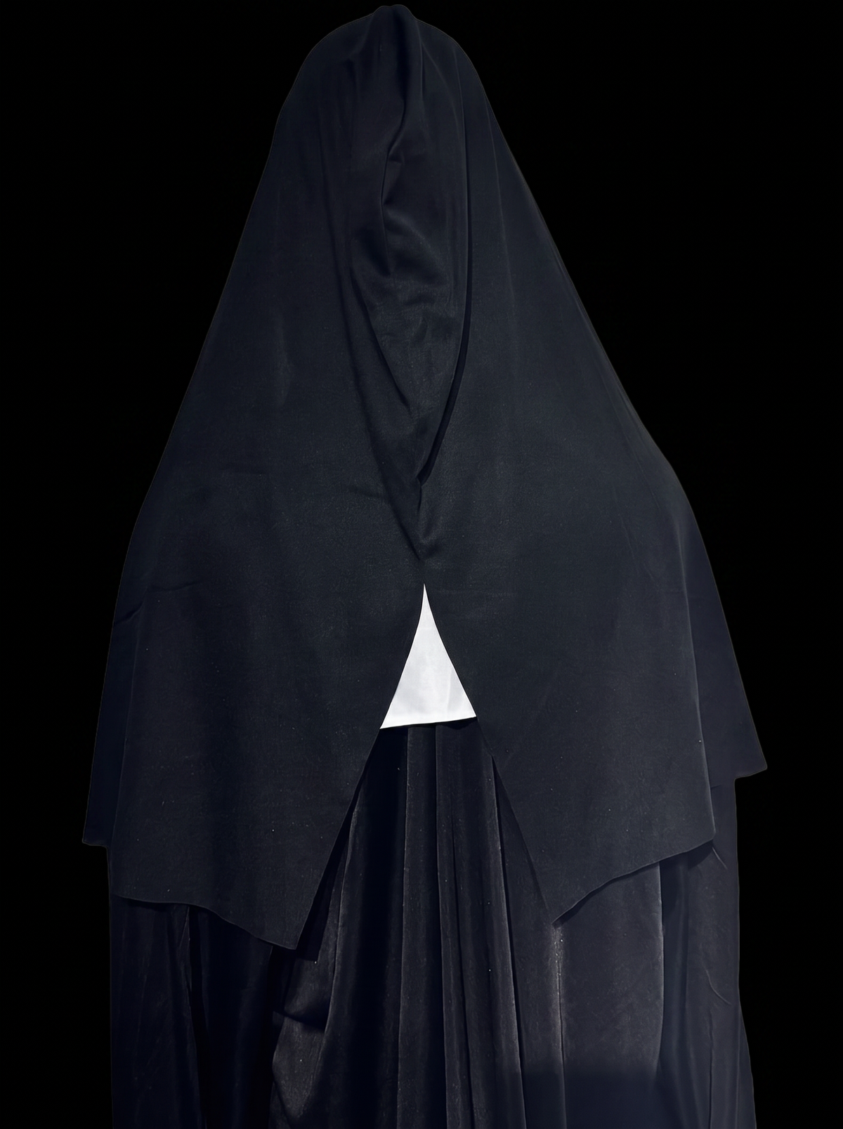 Non masker (The Nun)