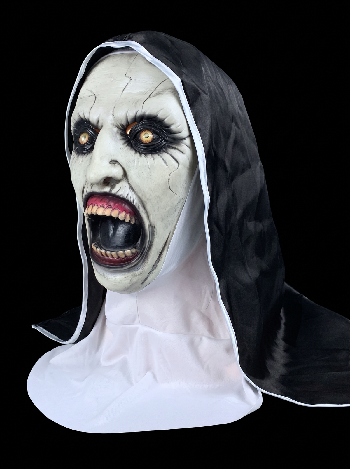 Non masker (The Nun)