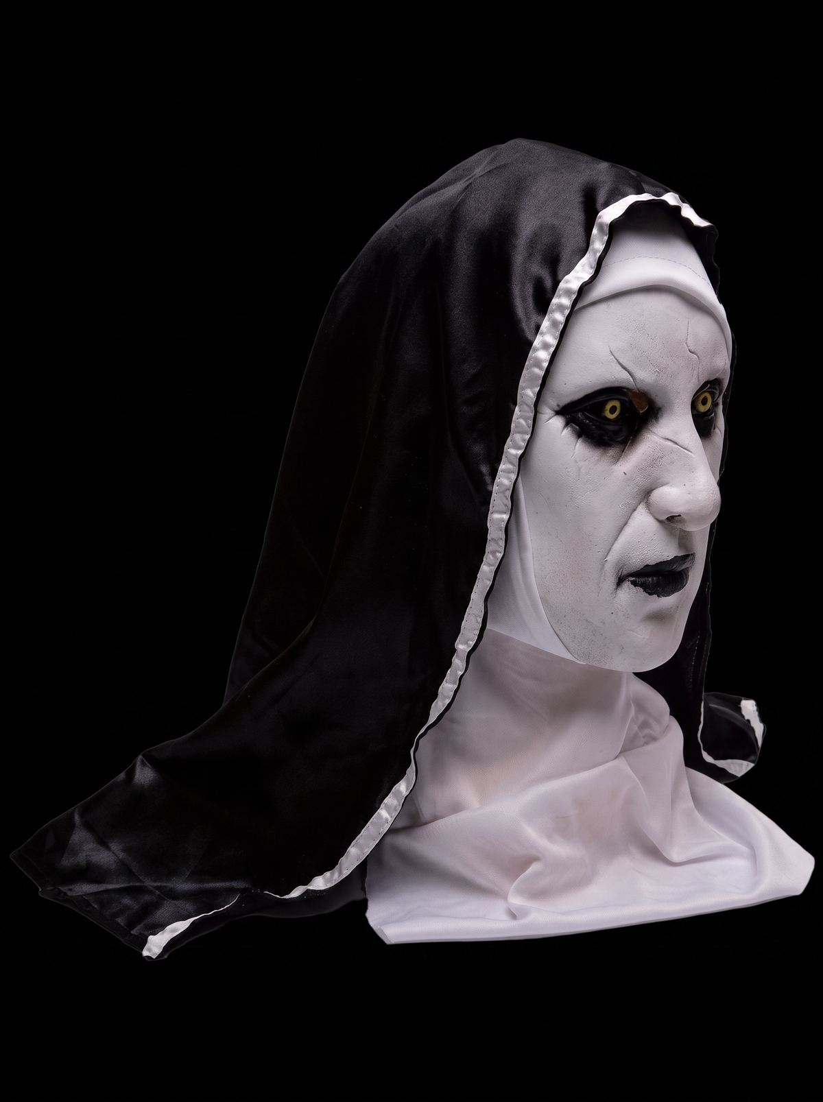 Non masker (The Nun)